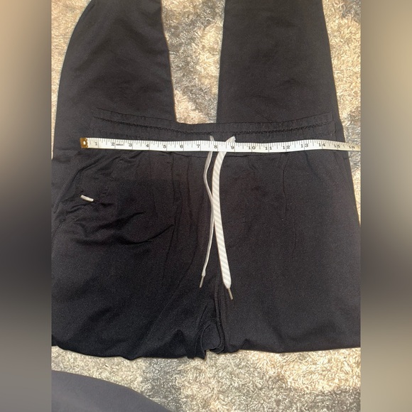 Vuori Men’s Ponto Performance Black Joggers with Drawstring - Picture 7 of 7